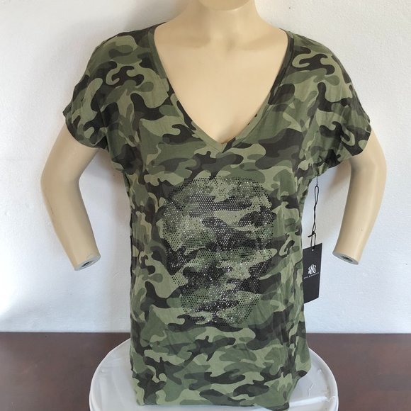 ROCK & REPUBLIC CAMO WITH SKULL GRAPHIC SHORT SLEEVE TSHIRT SIZE L NWT - Picture 1 of 5